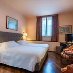 Regina Hotel 4*