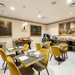 Regina Hotel 4*