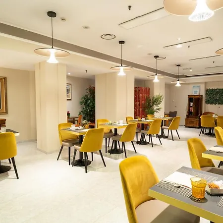 蕾佳娜酒店 4*