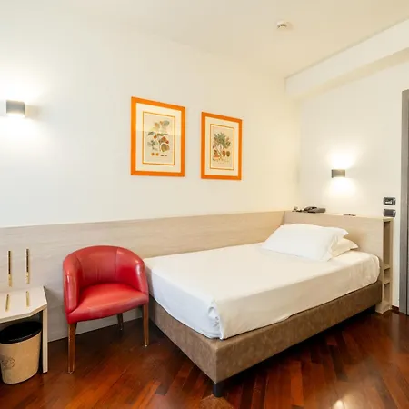 Regina 4* Milano