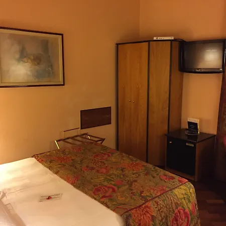 Regina 4* Milán