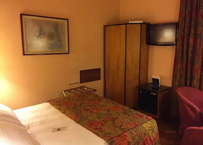 Regina 4* Μιλάνο